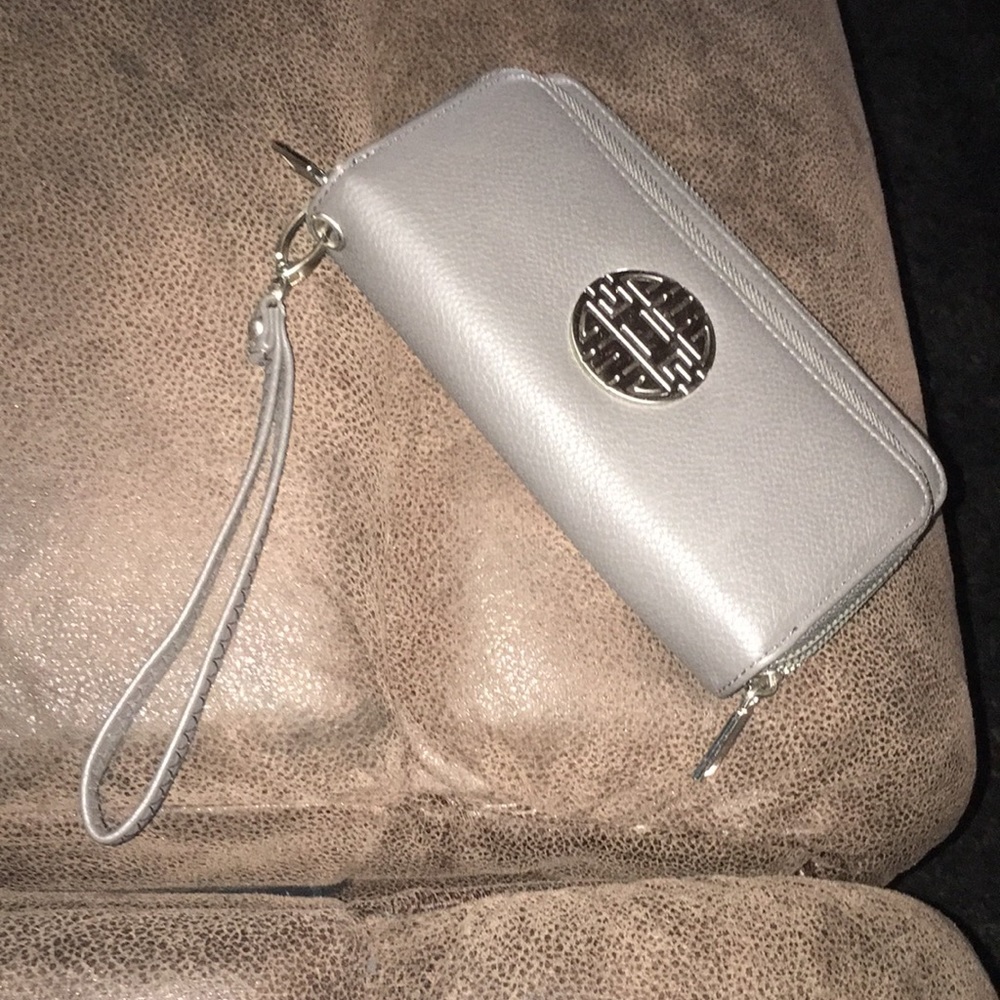 Wristlet - Picture 2 of 4